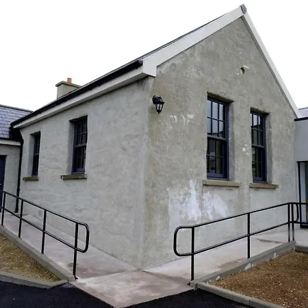 Whiddy School House Bed & Breakfast Tranaha