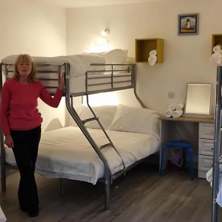 Whiddy School House Bed & Breakfast