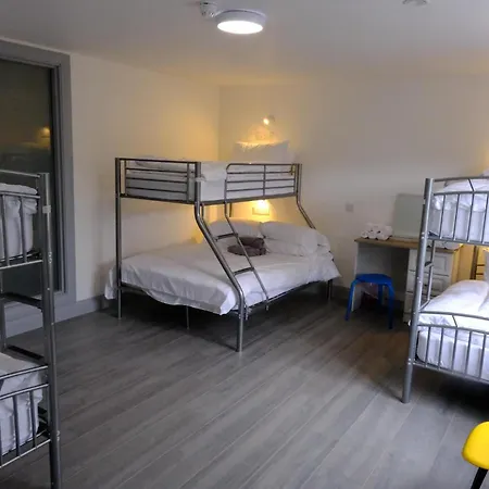 Whiddy School House Bed & Breakfast 2*