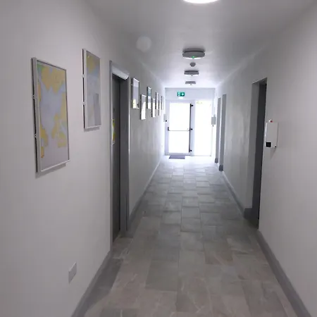 Oda ve Kahvaltı Whiddy School House 2*