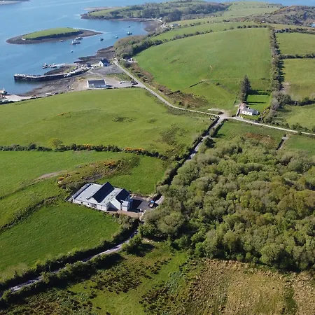 Whiddy School House Couette-café 2*