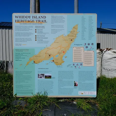 Whiddy School House Bed & Breakfast Tranaha