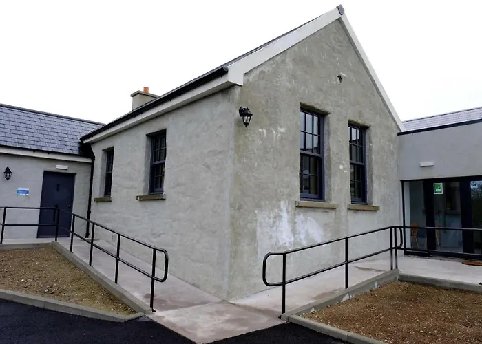Whiddy School House Bed & Breakfast Tranaha